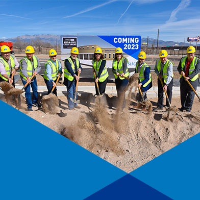 Image of Sunward employees breaking ground at new Rio Grande Crossing Branch